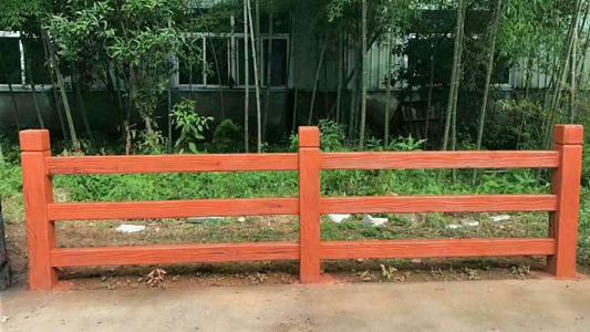 水泥仿木护栏可以制作出外观精美的围栏